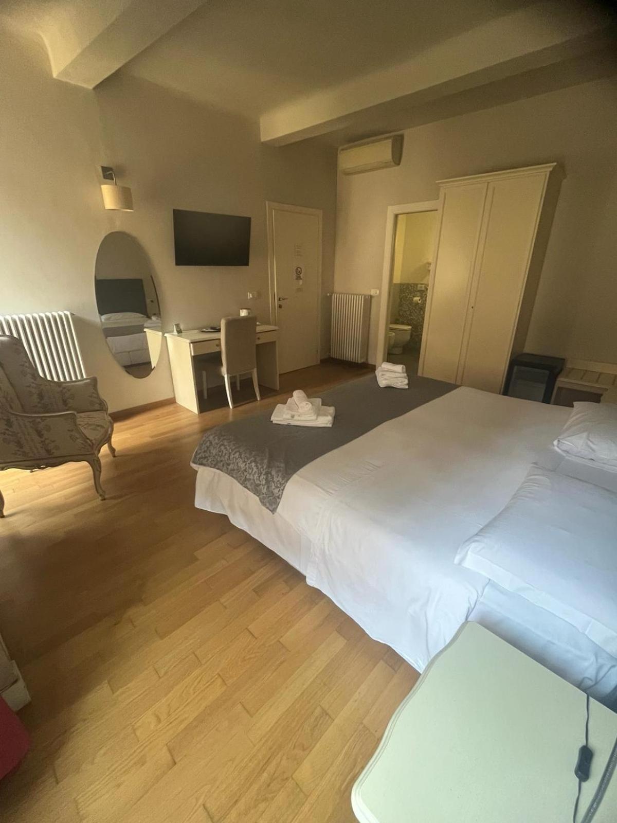 Honey Rooms Ferrara Zewnętrze zdjęcie