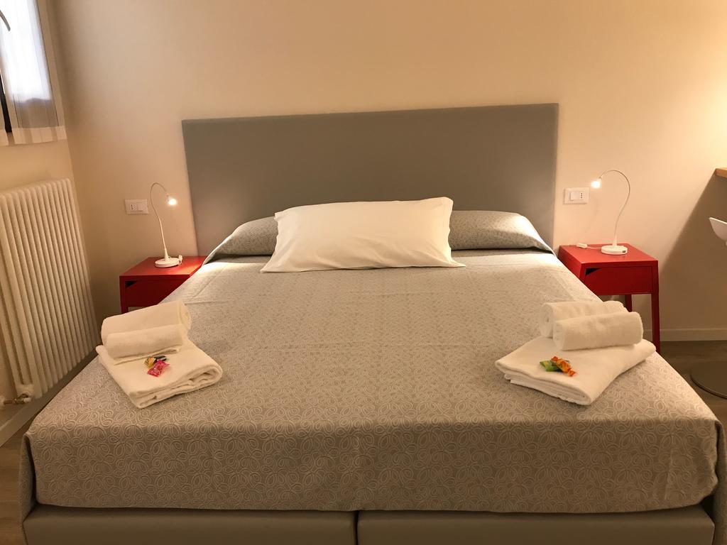 Honey Rooms Ferrara Zewnętrze zdjęcie